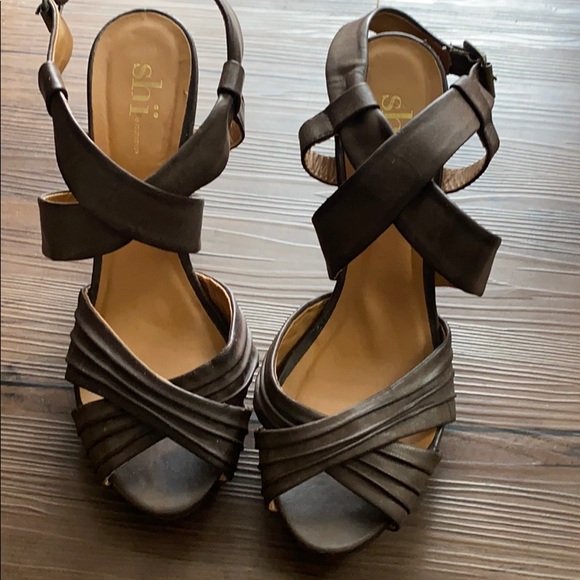 Dark brown high heels - Picture 2 of 2